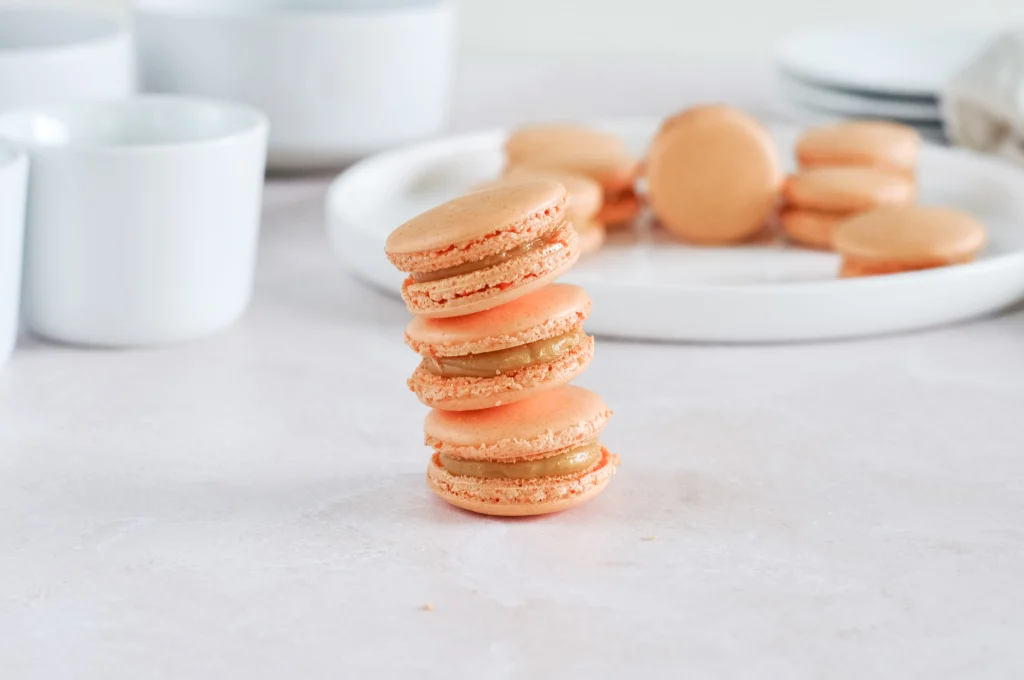 Les macarons au caramel
