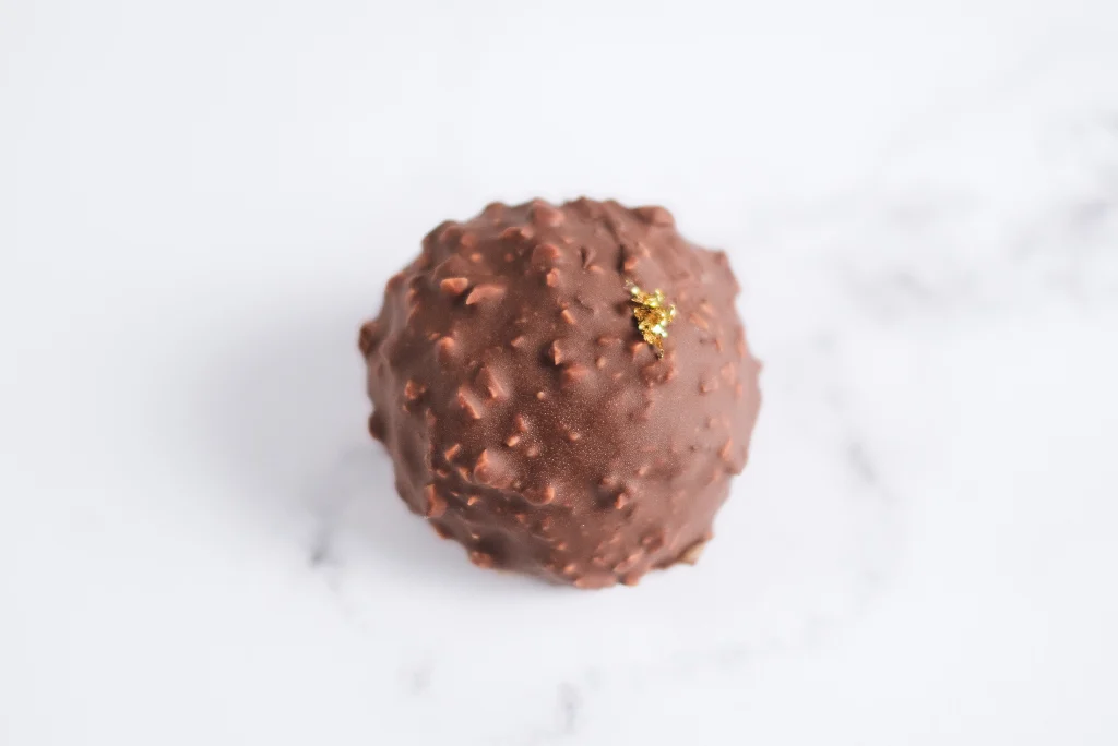 Entremet façon Ferrero Rocher sans sucre blanc sans farine blanche