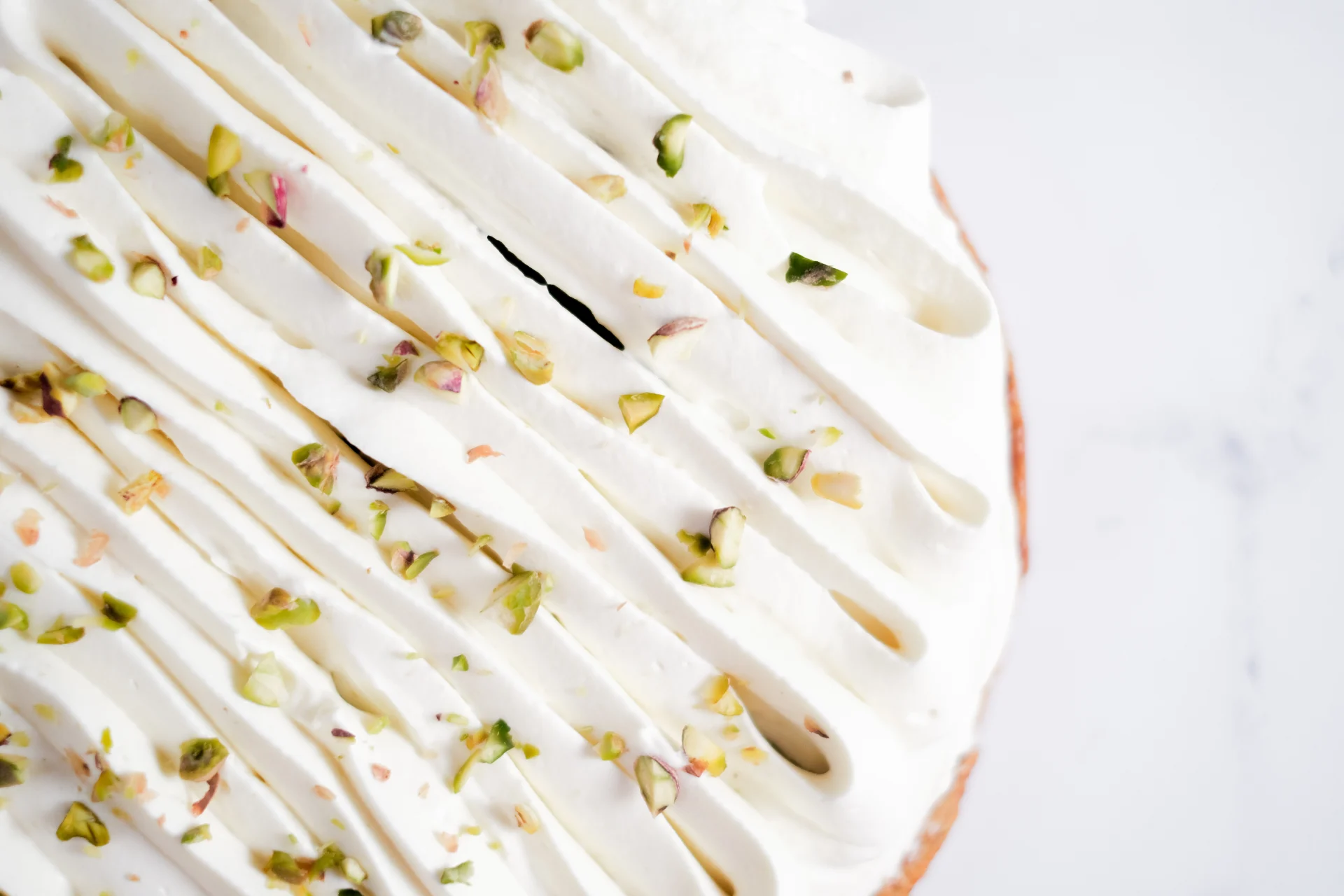 La tarte à la pistache et fleur d'oranger sans sucre blanc et sans gluten