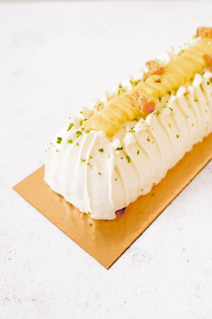 Zoom sur la bûche citron amande