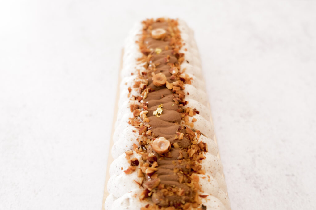Le décor de la bûche chocolat noisette